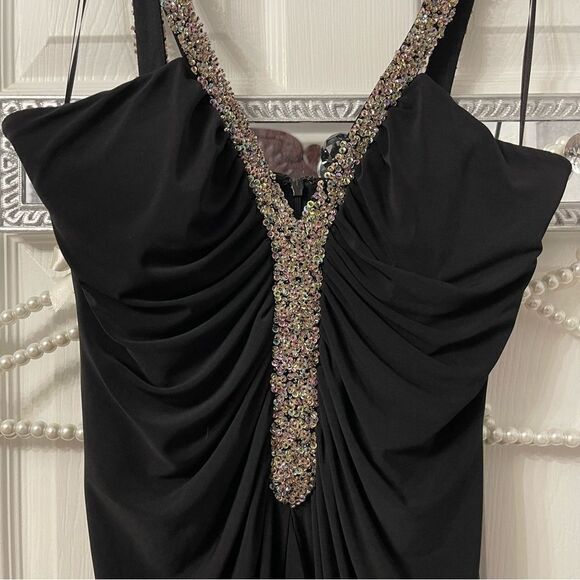 Elegant Black Evening Dress - Picture 7 of 14